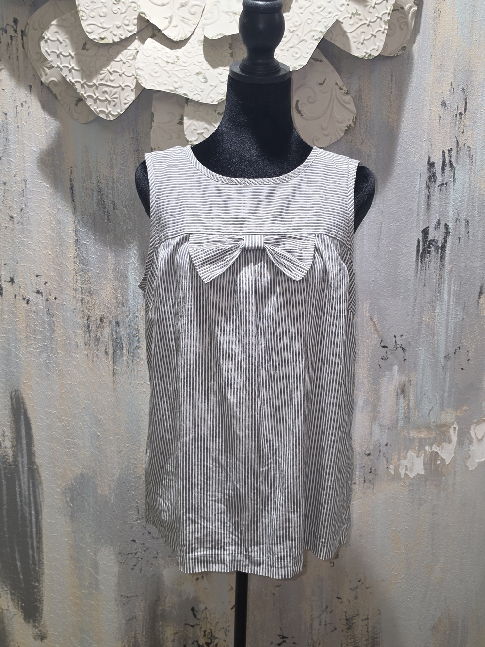 LOFT Sleeveless Pinstripe Tunic with Front Bow Blouse- White & Gray